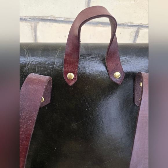 Vintage Leather Backpack - Picture 9 of 12